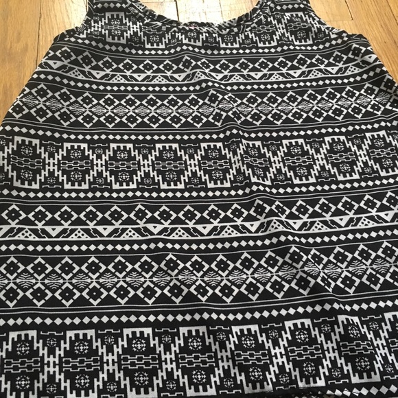 Tribal Print Flowy Tank - Picture 2 of 5
